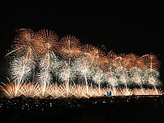 「復興祈願花火フェニックス」の画像