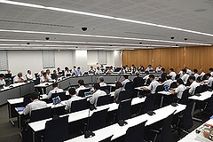 「大河津分水・長岡東西道路整備推進特別委員会の様子」の画像