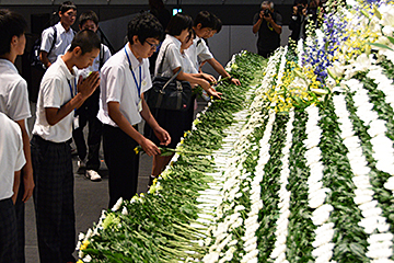 「両市の中高生は長岡市平和祈念式典に出席」の画像