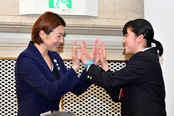 「長岡市スポーツ親善大使の中村真衣さん」の画像