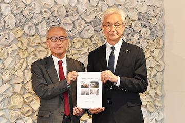 「除雪イノベーション研究会から提言書を受け取りました」の画像