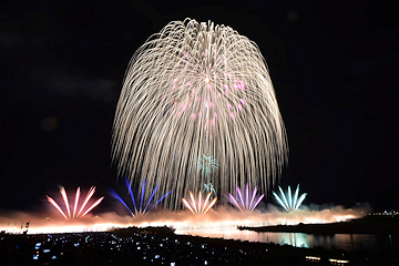 「長岡まつり大花火大会」の画像