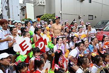 「小島よしお お笑いライブ、パレード」の画像4